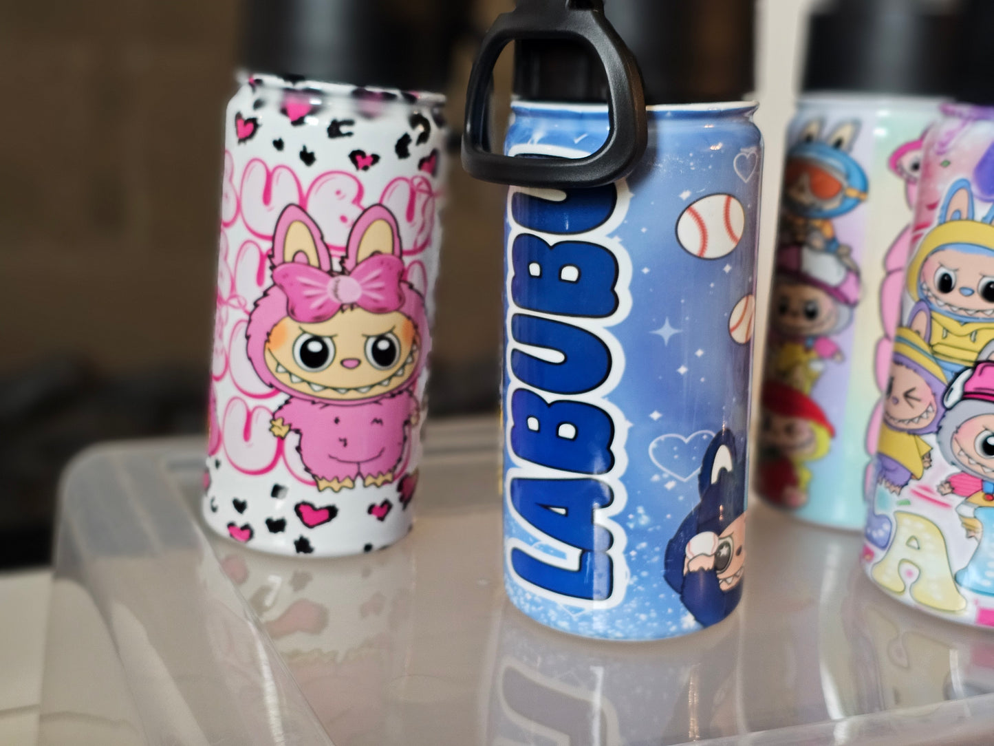 "Labubu" water bottles
