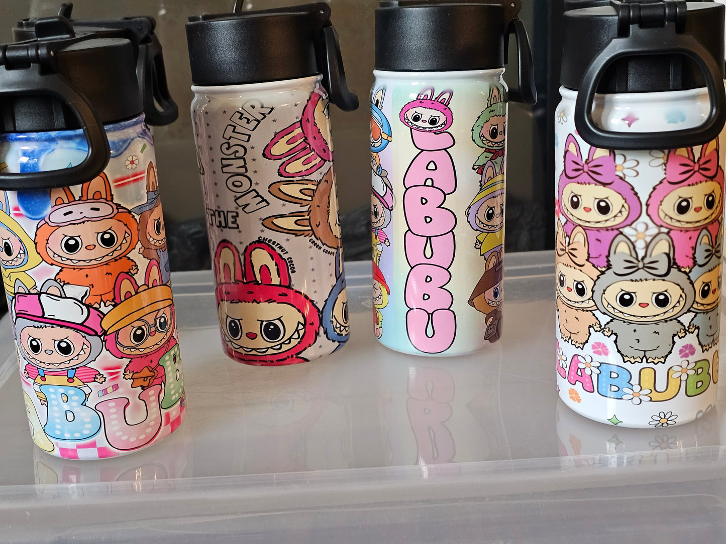 "Labubu" water bottles