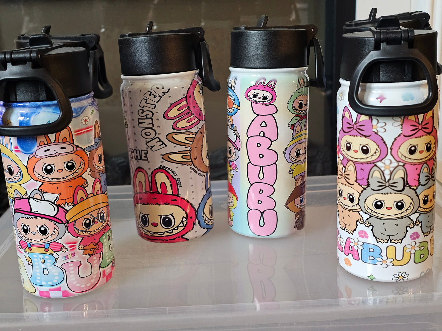 "Labubu" water bottles